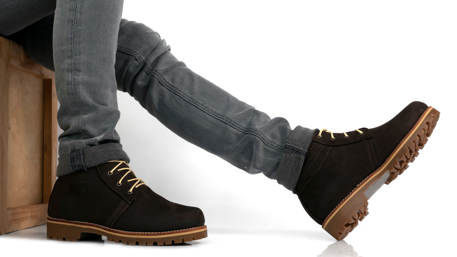 Men fashion wear ankle boots and jeans.